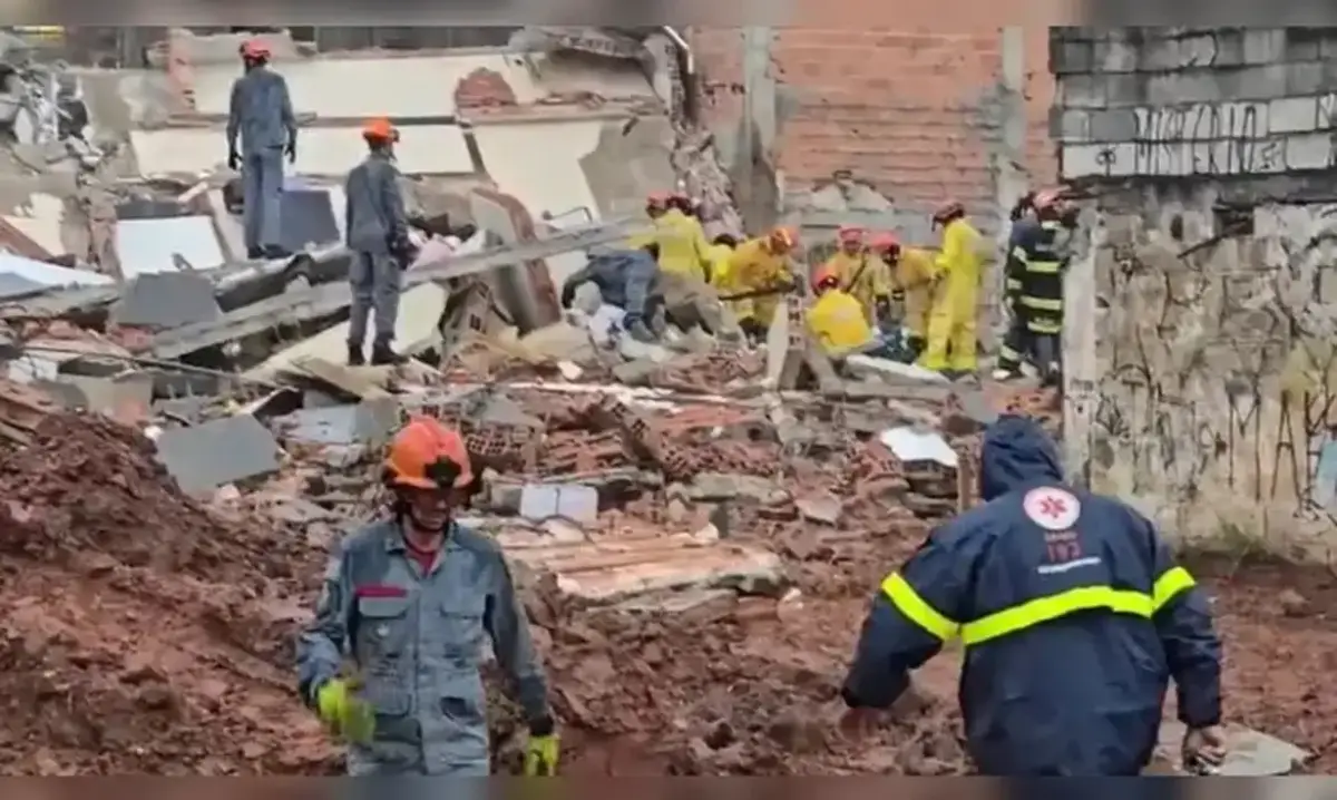 Prédio desaba em São Paulo e deixa quatro feridos