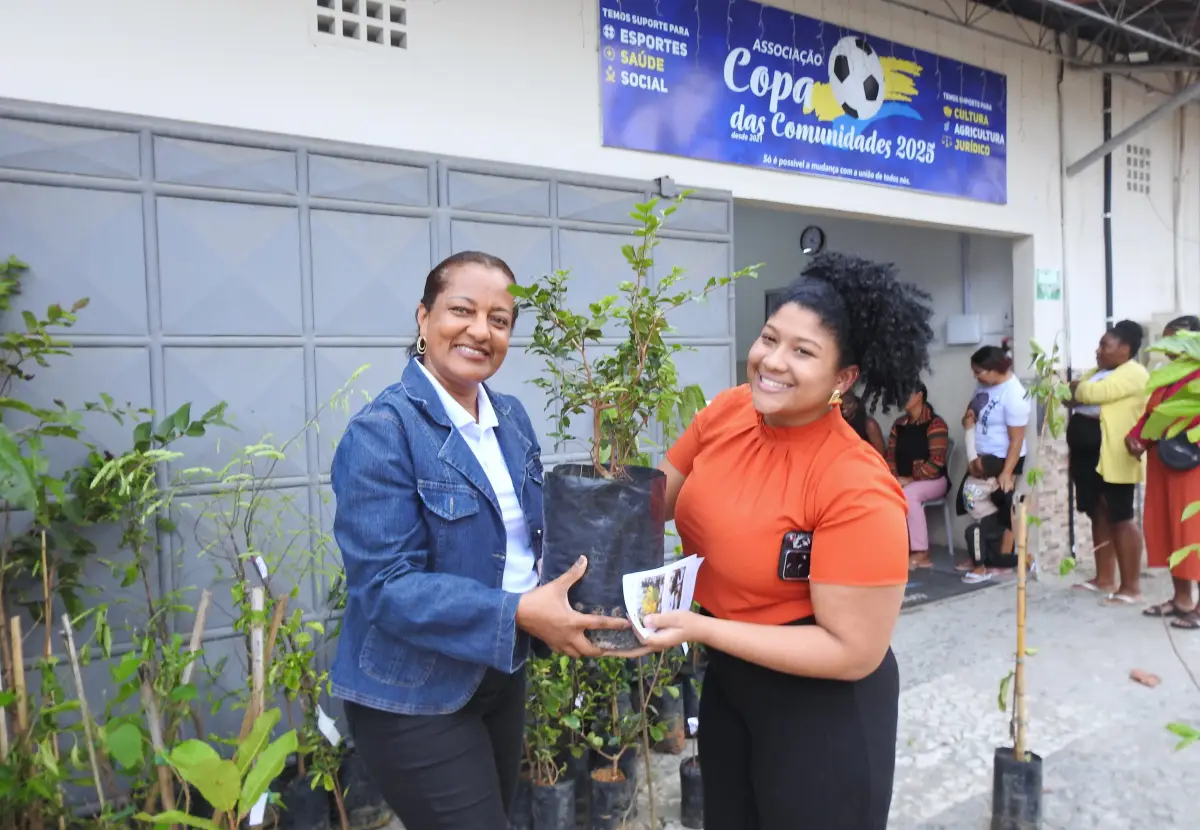 Secretaria distribui mudas e realiaza ações do "Feira Mais Verde" nos distritos de Feira de Santana
