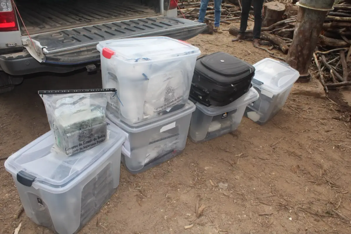 Cerca de 100 kg de drogas são incinerados pela Polícia Civil da Bahia