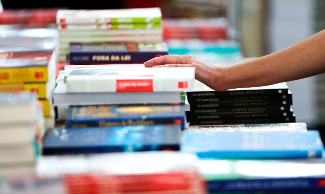 Livro, leituras, livros didáticos