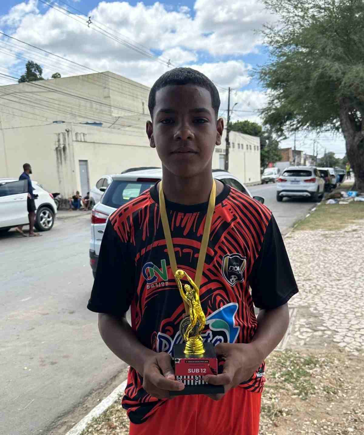 Projeto de futebol comunitário de Feira de Santana conquista bicampeonato e leva dois prêmios individuais