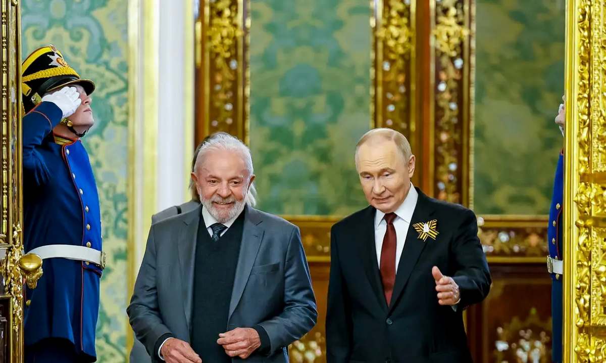 Lula discute situação da Venezuela com Putin após ataques dos EUA