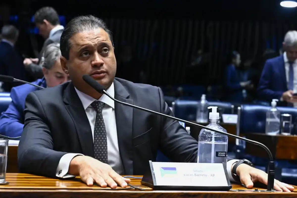 Polícia Federal investiga senador Weverton Rocha por suspeita de desvios no INSS