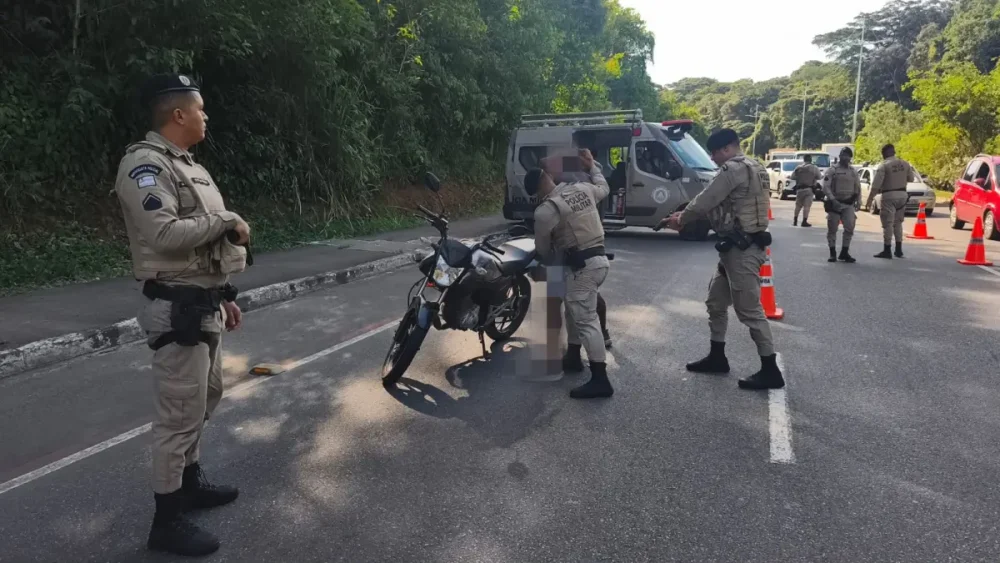 9ª Força Total reforça policiamento e apreende 16 armas em diferentes cidades da Bahia 9ª Força Total reforça policiamento e apreende 16 armas em diferentes cidades da Bahia