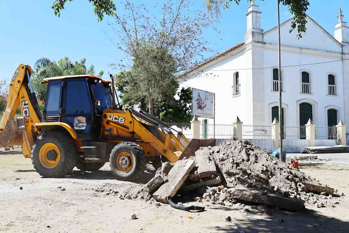 A Praça de São José das Itapororocas, na sede do distrito de Maria Quitéria, a mais antiga de Feira de Santana