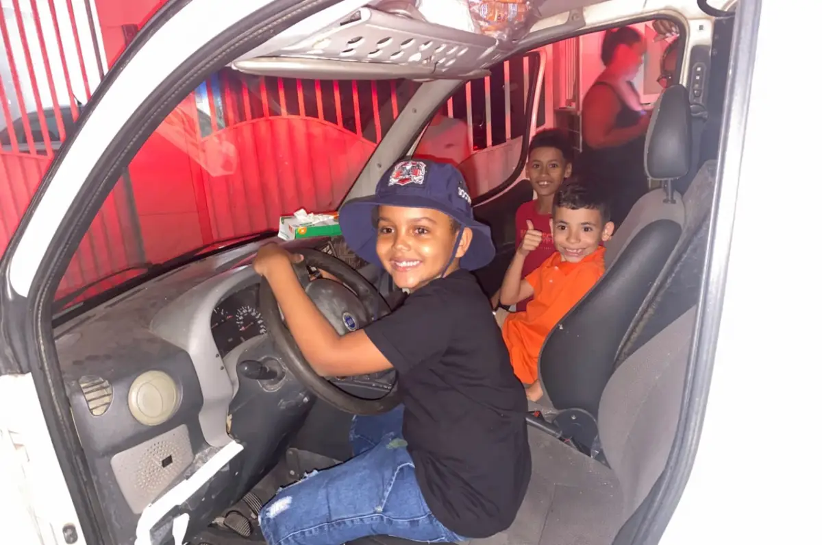 Sonho realizado: menino comemora 8 anos com festa inspirada na Brigada Águia Resgate