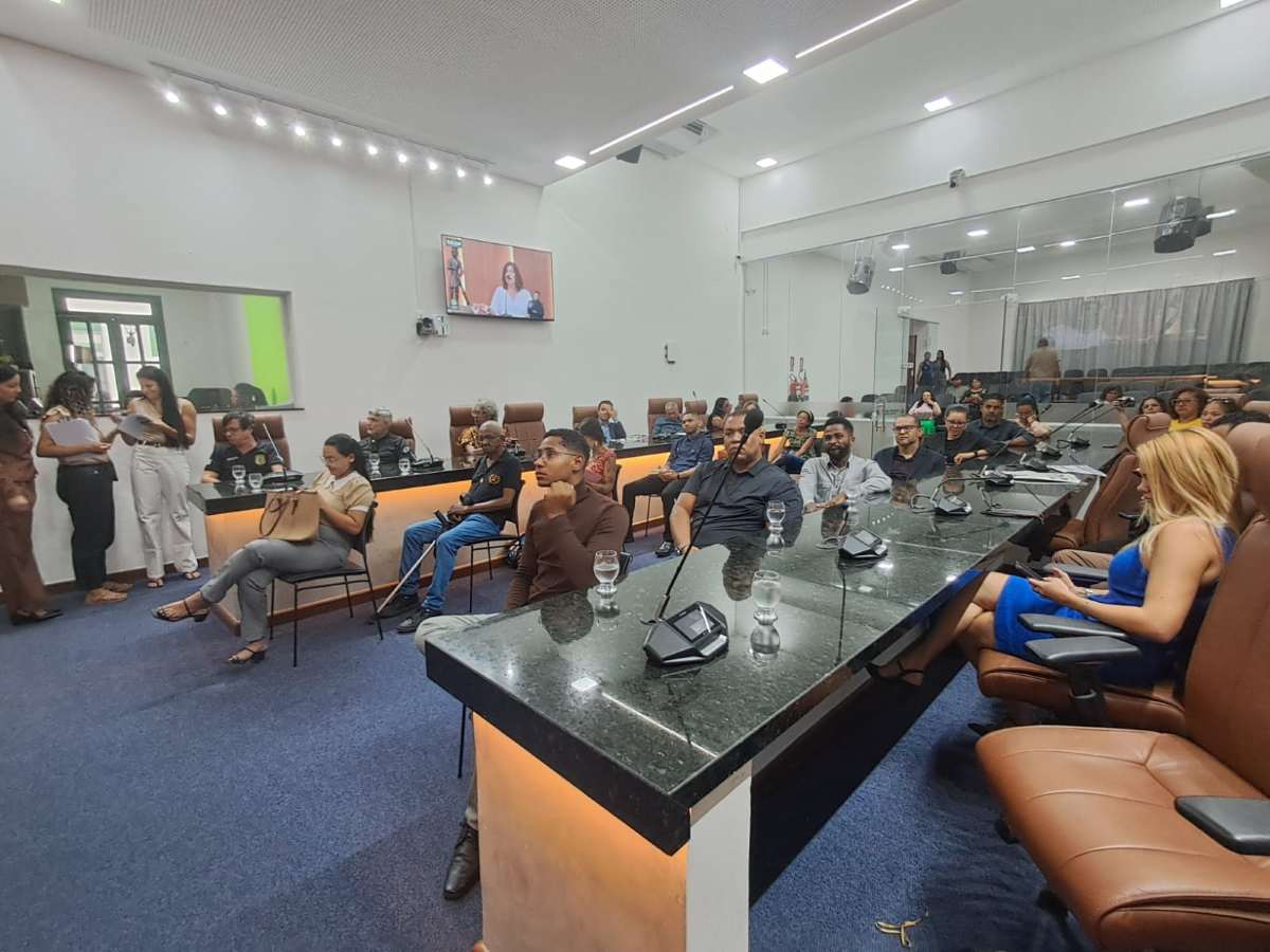 Audiência pública cobra ações da prefeitura para proteção de animais em Feira de Santana