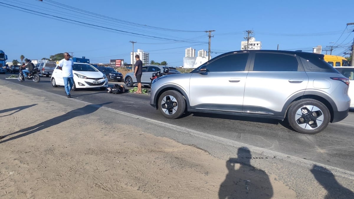 Bombeiro civil fica ferido após sofrer acidente de trânsito no Anel de Contorno