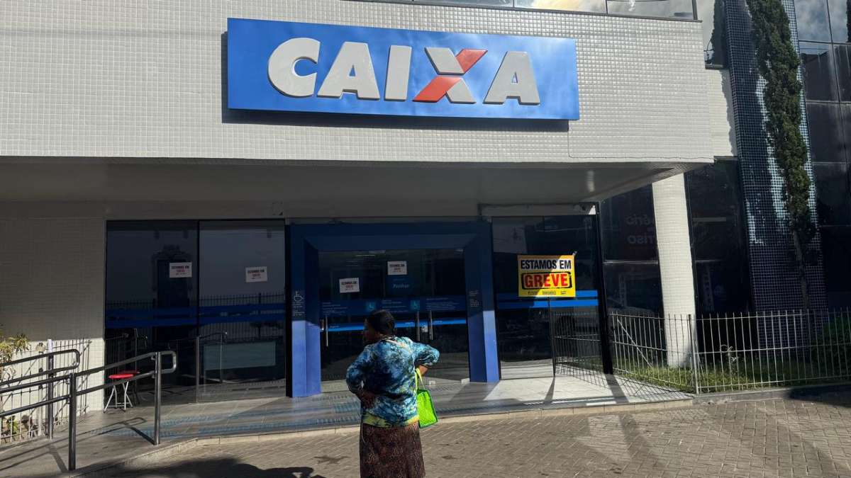 Caixa em greve_ foto PJ