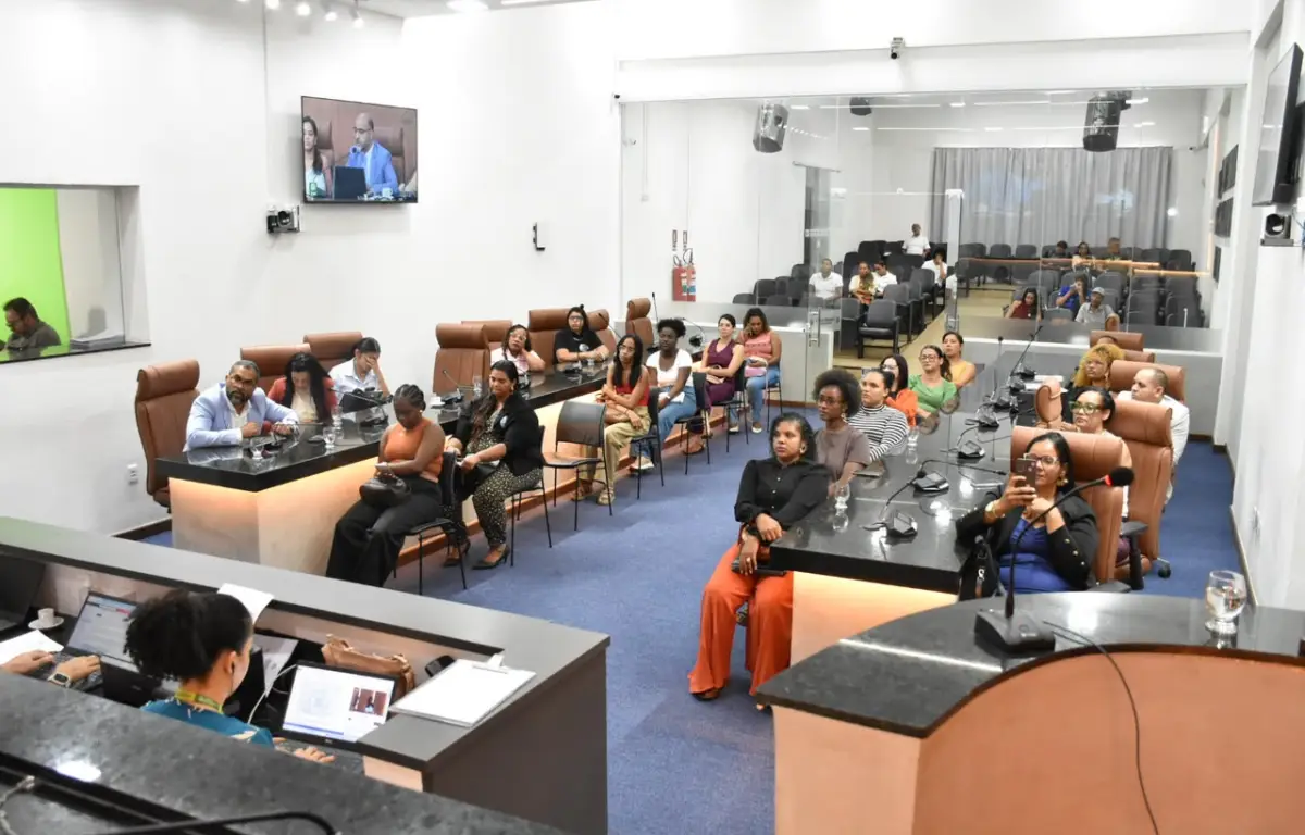 Audiência em Feira de Santana debate desvalorização, sobrecarga e direitos dos profissionais de Enfermagem
