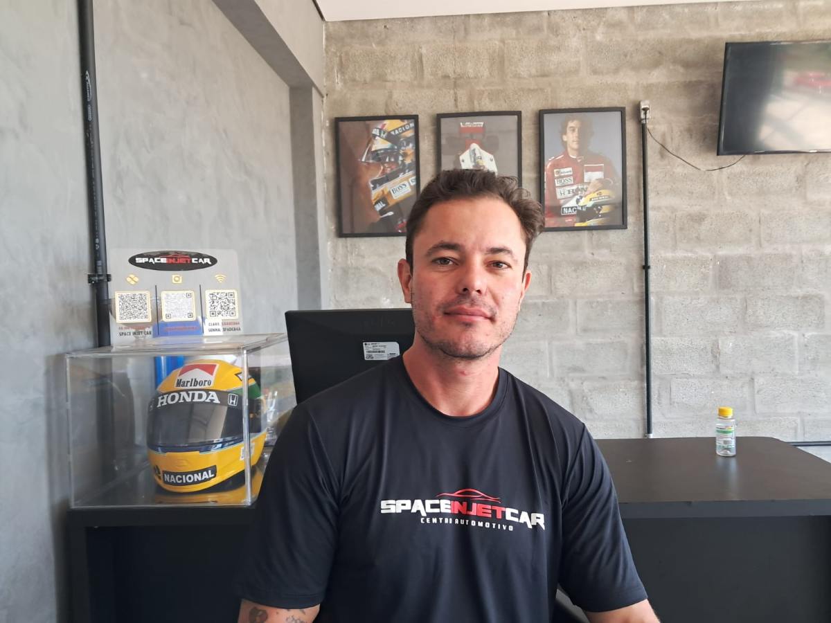 Cliverton Abreu, proprietário de uma oficina mecânica