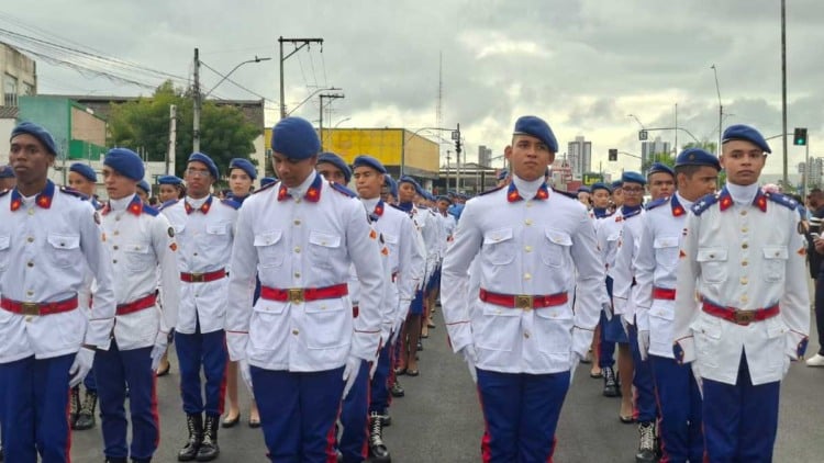 Participação das escolas durante o desfile de 7 de Setembro
