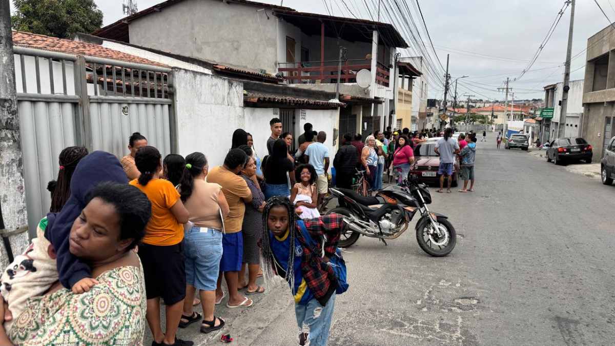 Fila para emissão da CIN no Feira X