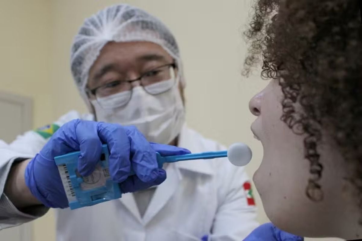 Exame de DNA_ foto Polícia Científica