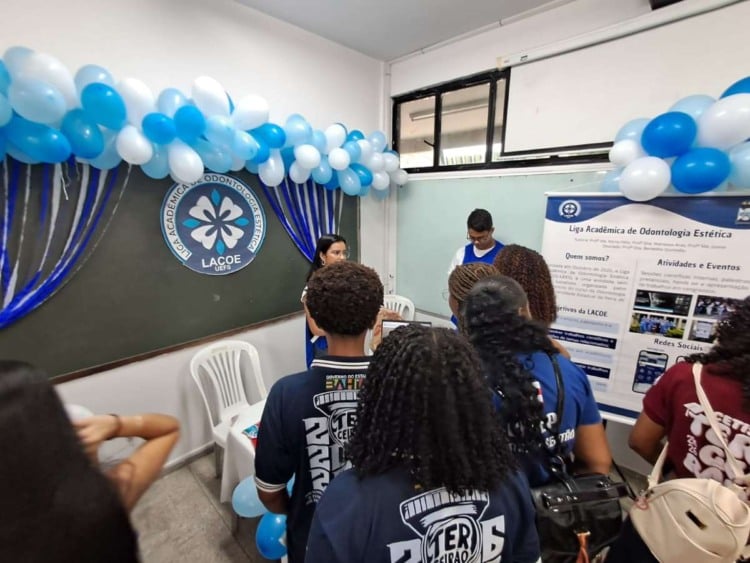 Feira de Graduação da Uefs atrai centenas de estudantes de Feira de Santana e cidades vizinhas