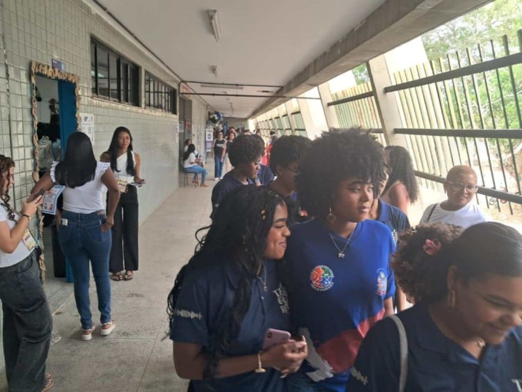 Feira de Graduação da Uefs atrai centenas de estudantes de Feira de Santana e cidades vizinhas