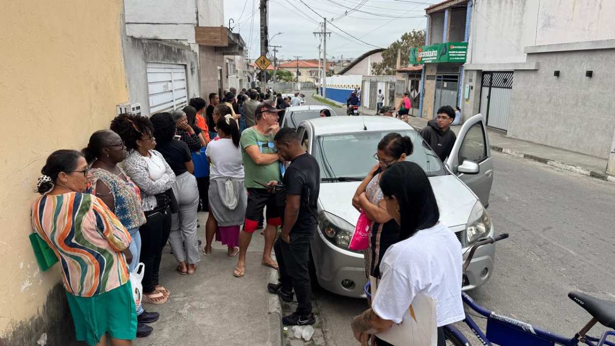 Fila para emissão da CIN no Feira X