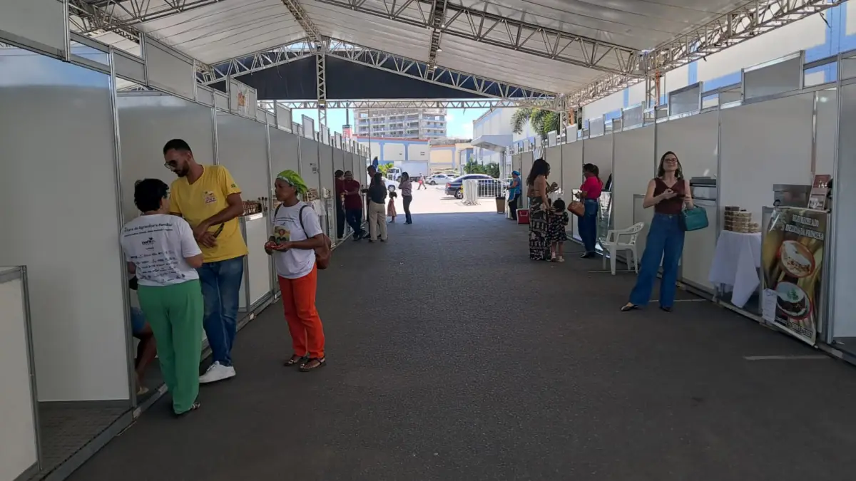 Feira de Agricultura Familiar reúne produtores de várias cidades da Bahia e movimenta negócios em Feira de Santana