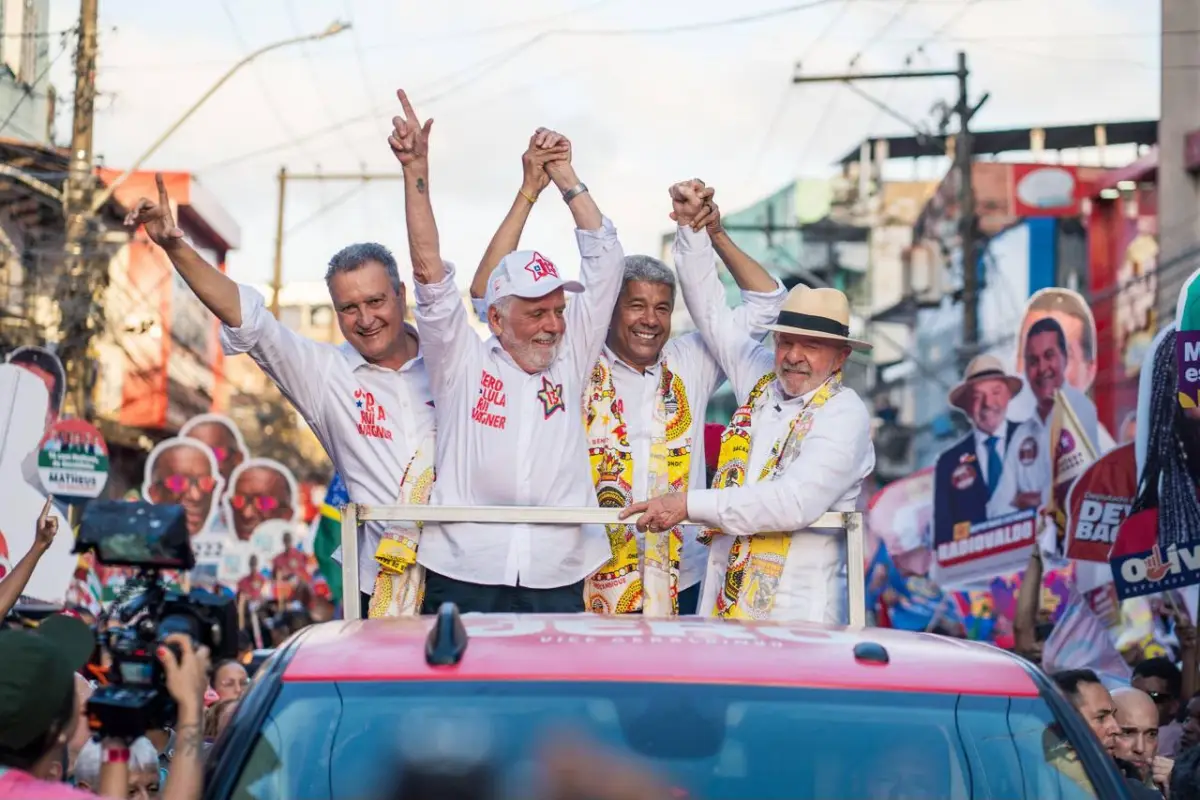 Na Bahia, Lula dispara com 58% e Flávio Bolsonaro, 23%, aponta Quaest