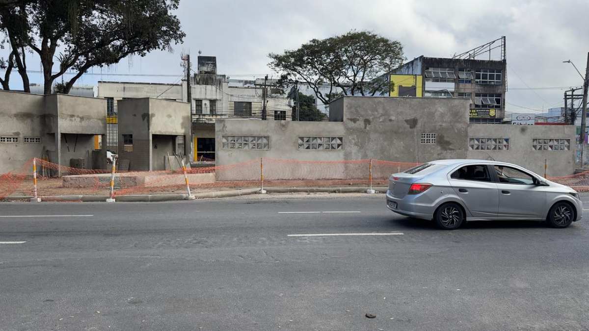 Obras de revitalização na Praça dos Sapateiros - Praça do Senadinho
