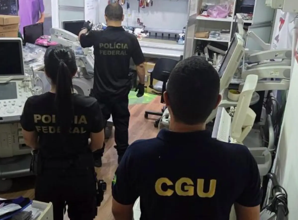 Operação cumpre 44 mandados de busca e apreensão para apurar fraudes em contratações públicas e desvio de recursos federais