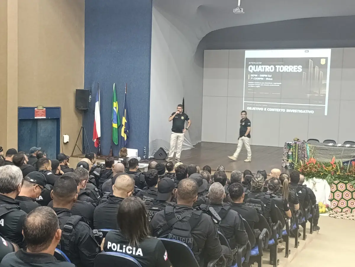 Operação investiga quatro lideranças do tráfico e bloqueia até R$ 300 milhões; PMs e advogado estão entre os alvos
