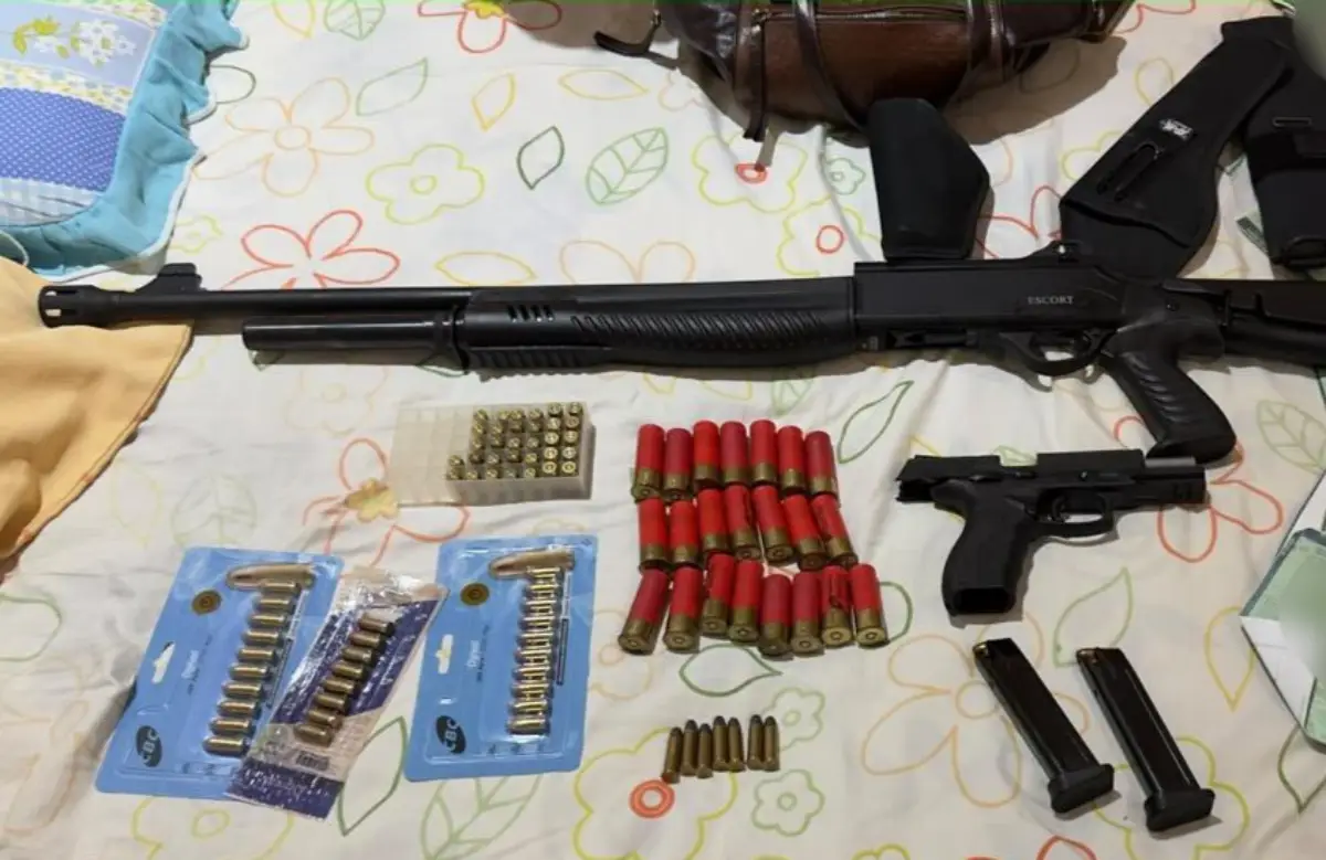 Operação mira grupo suspeito de clonar veículos e apreende armas e munições em Santo Amaro