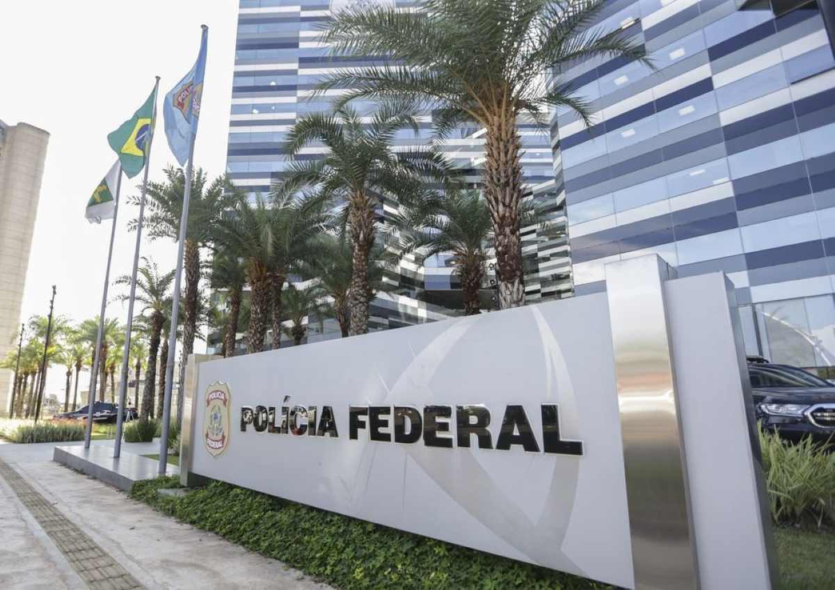 PF envia a Gilmar e Zanin íntegra de material do celular de Vorcaro