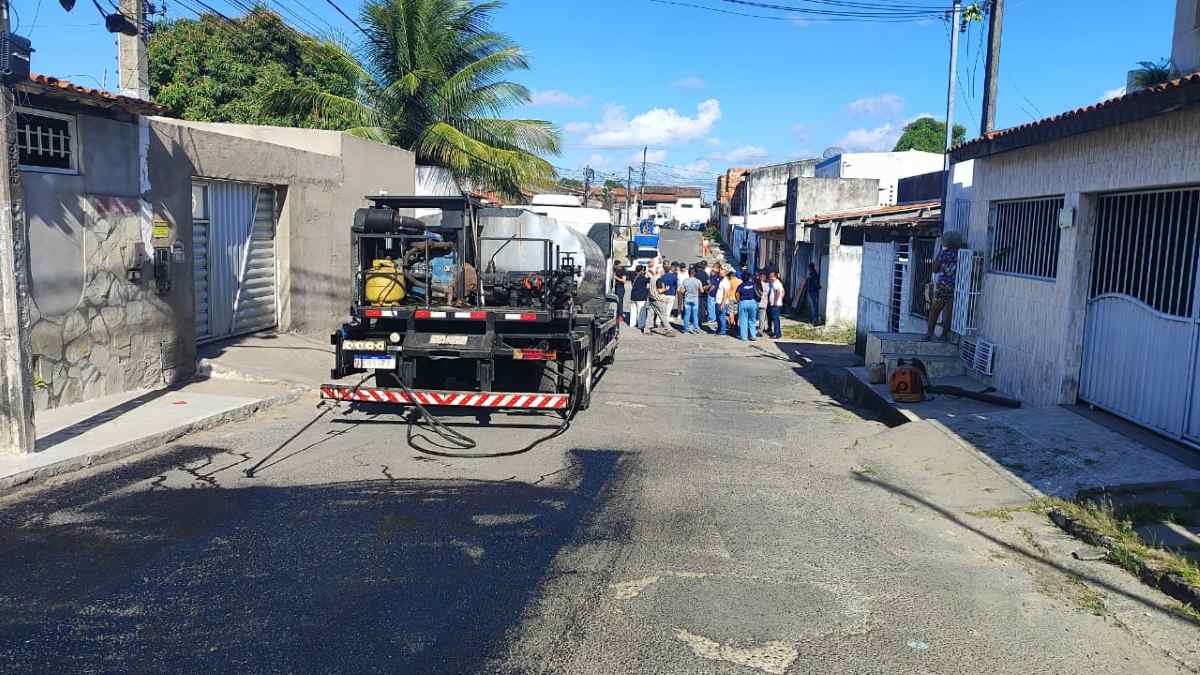 Pavimentação da rua J, no Feira X