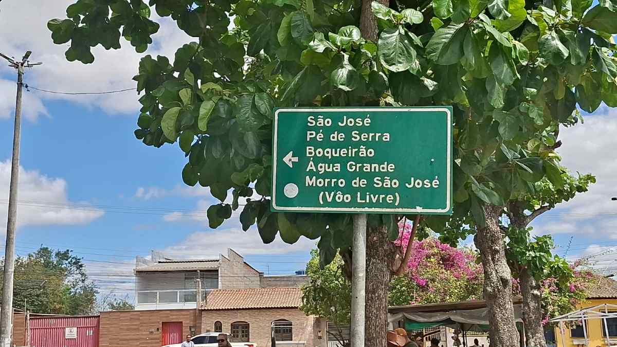 Placa no distrito de Maria Quitéria