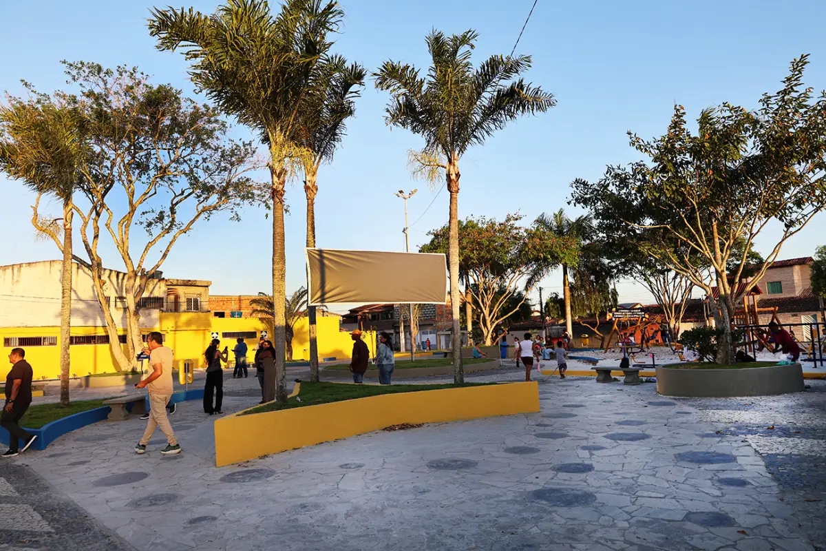 Nova praça do Feira VII chama atenção com brinquedos, academia e espaço arborizado; veja as fotos