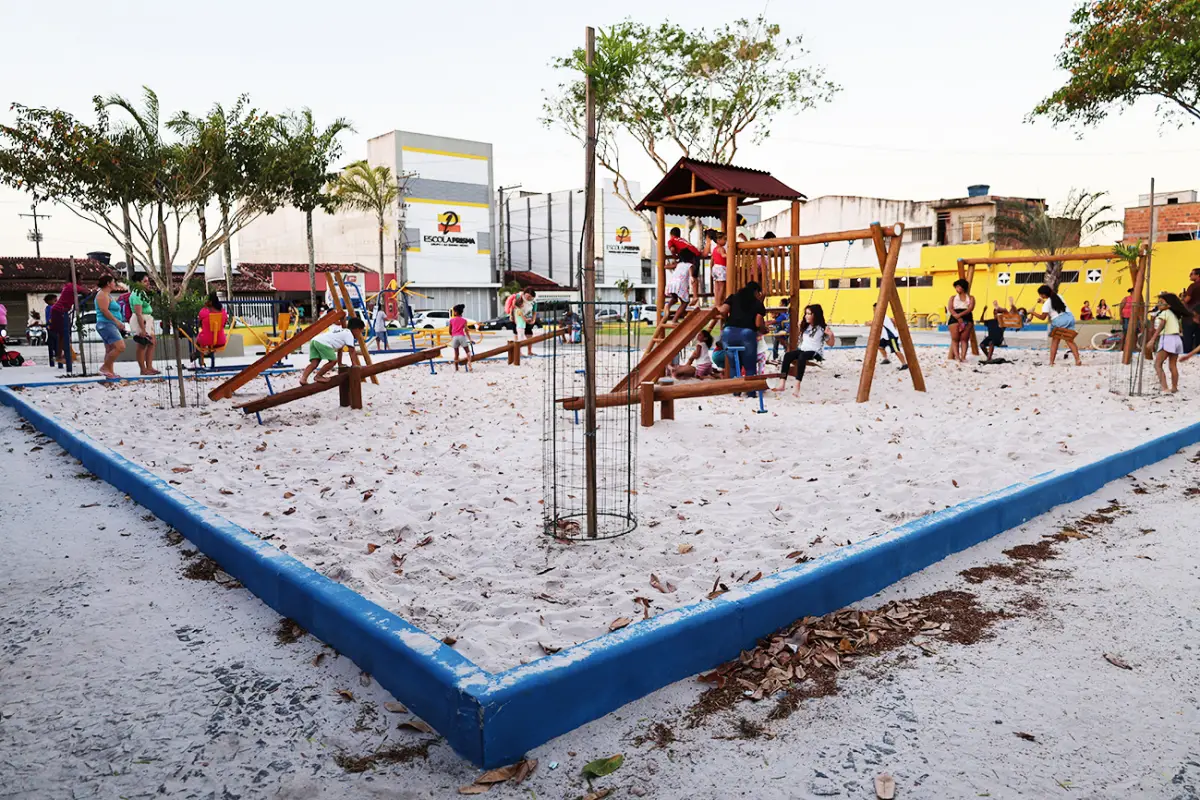Nova praça do Feira VII chama atenção com brinquedos, academia e espaço arborizado; veja as fotos