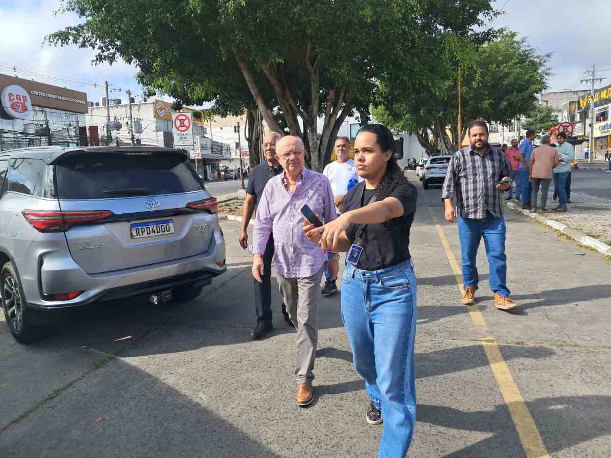 Prefeito assina ordem de serviço para a Praça do Nordestino