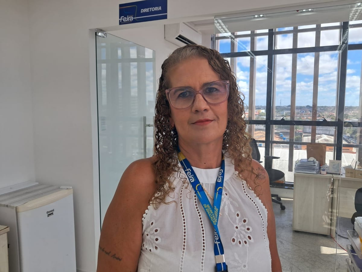 Professores reclamam de cortes no salário do mês de setembro; Prefeitura de Feira afirma que foi um erro