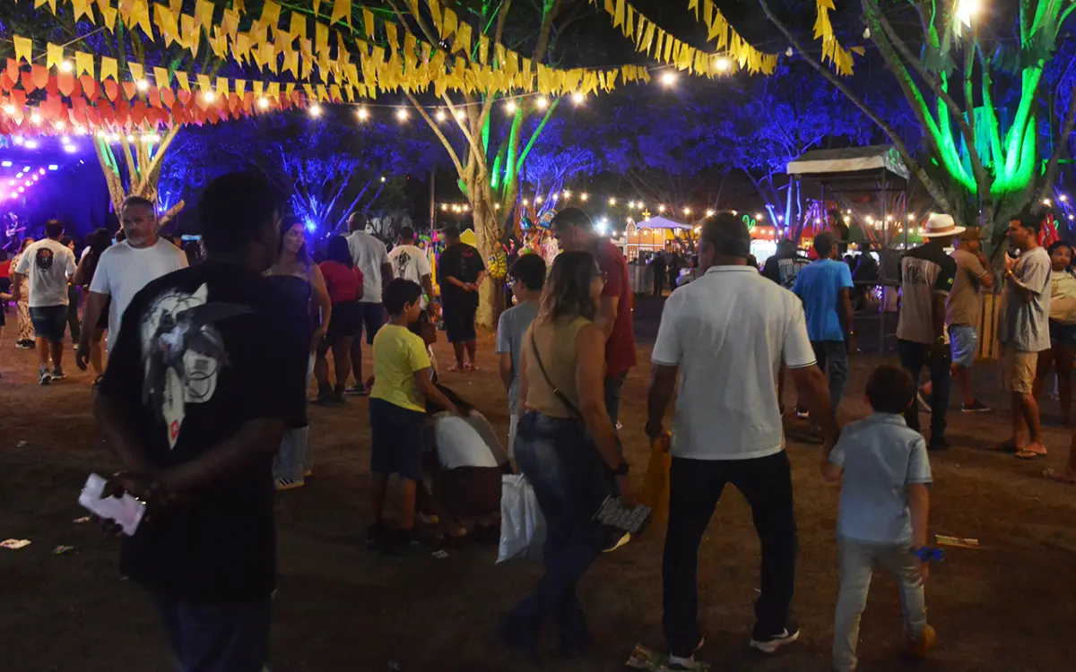 Forró, seresta e arrocha fazem a festa no Caminho da Roça durante a 47ª Expofeira