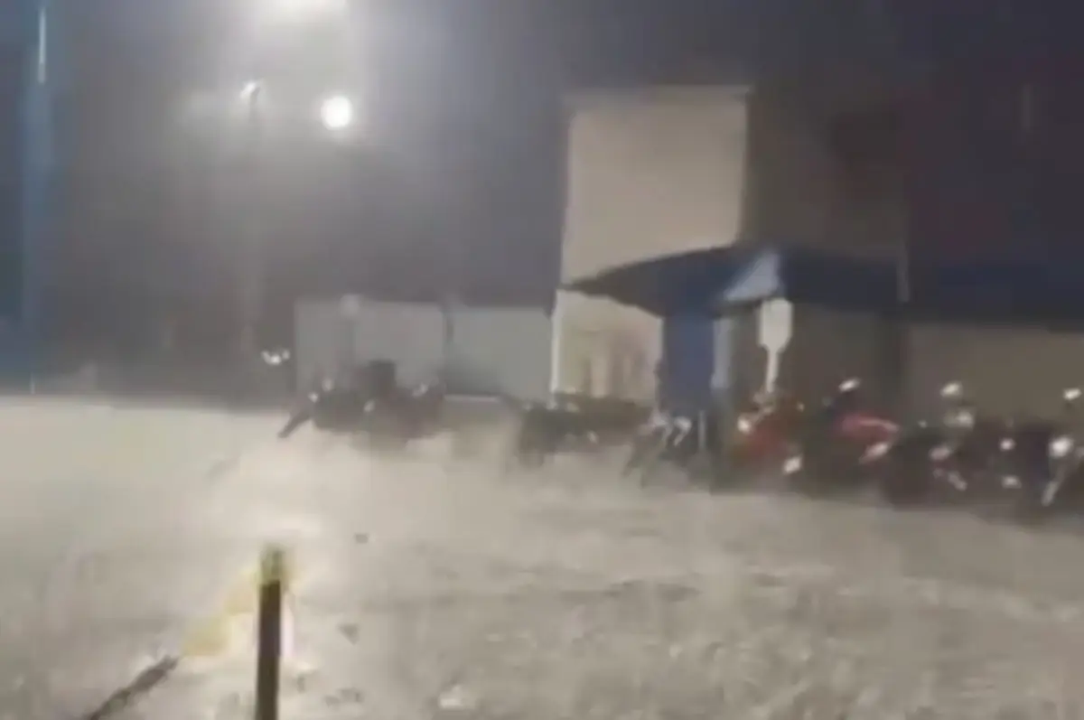 Granizo e ventos de até 80 km/h causam estragos e derrubam cobertura de posto após tempestade em Vitória da Conquista