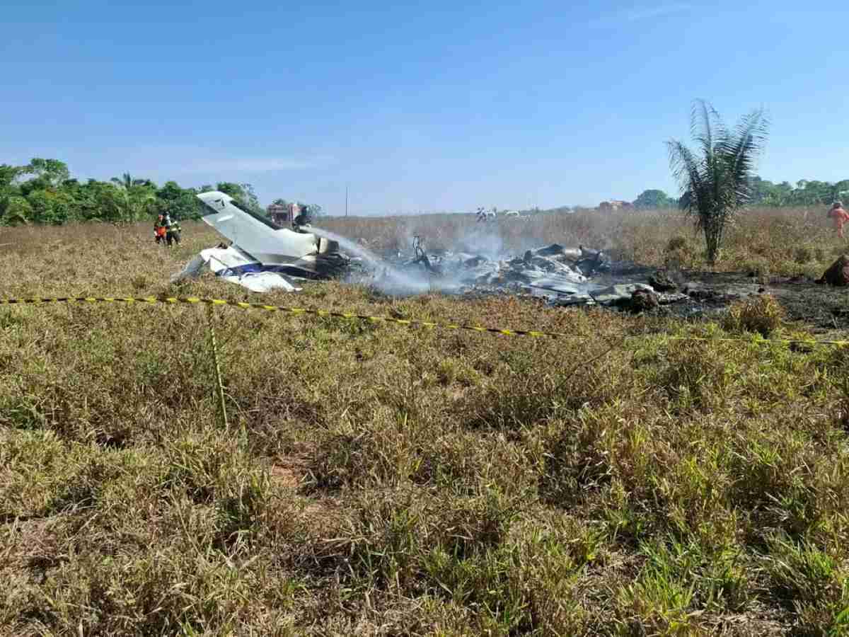 Três pessoas morrem em queda de avião de pequeno porte