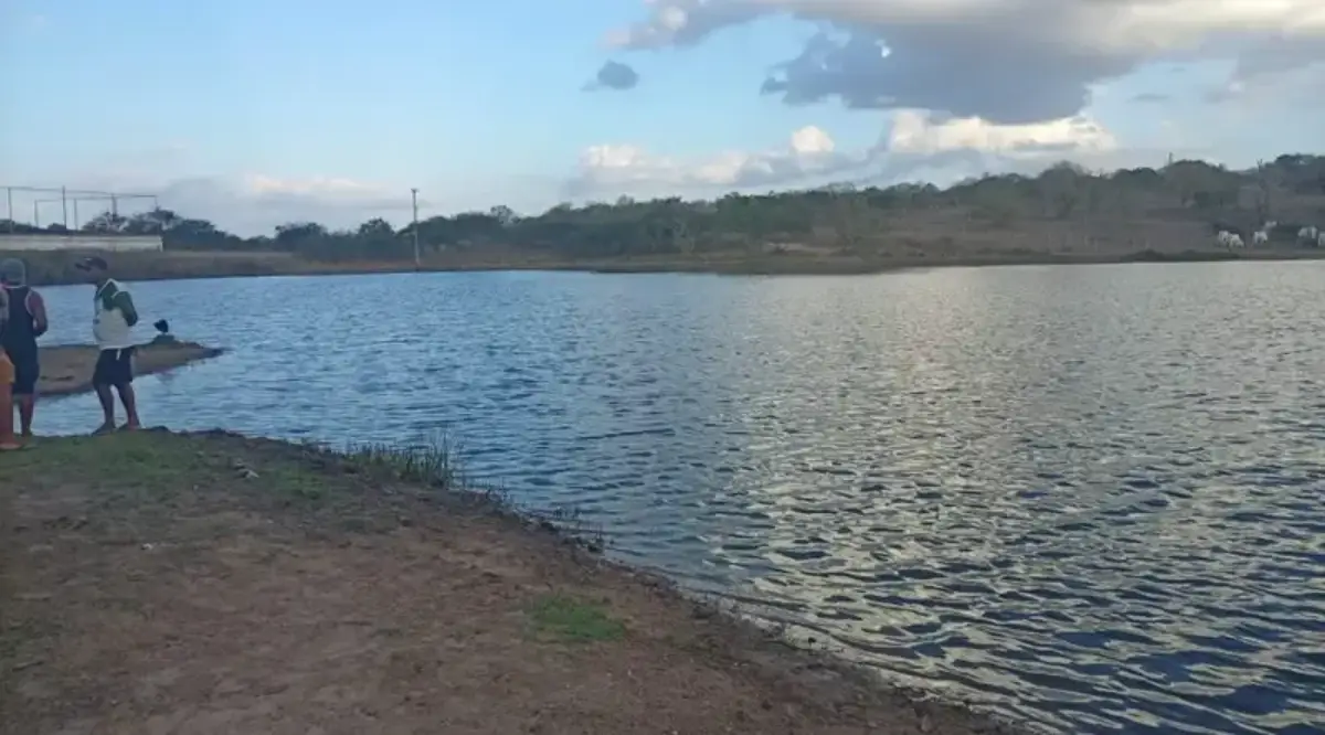 Adolescente de 14 anos morre afogado após entrar em açude no interior da Bahia