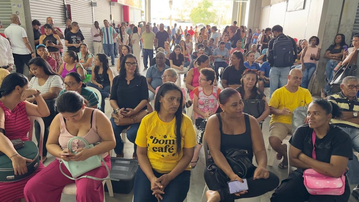 anúncio do prefeito José Ronaldo no Shopping Popular