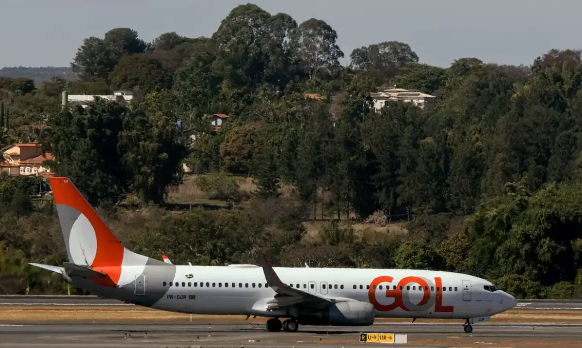 Avião da GOL faz pouso de emergência após decolagem; voo foi cancelado