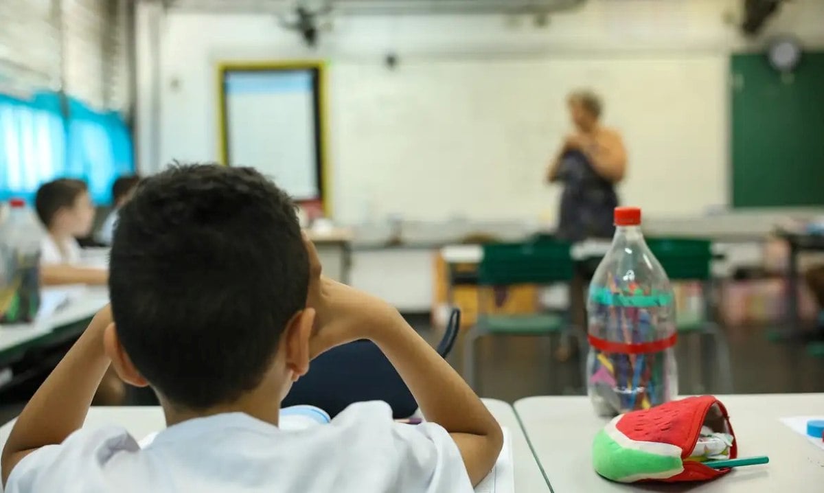 estudante na sala de aula