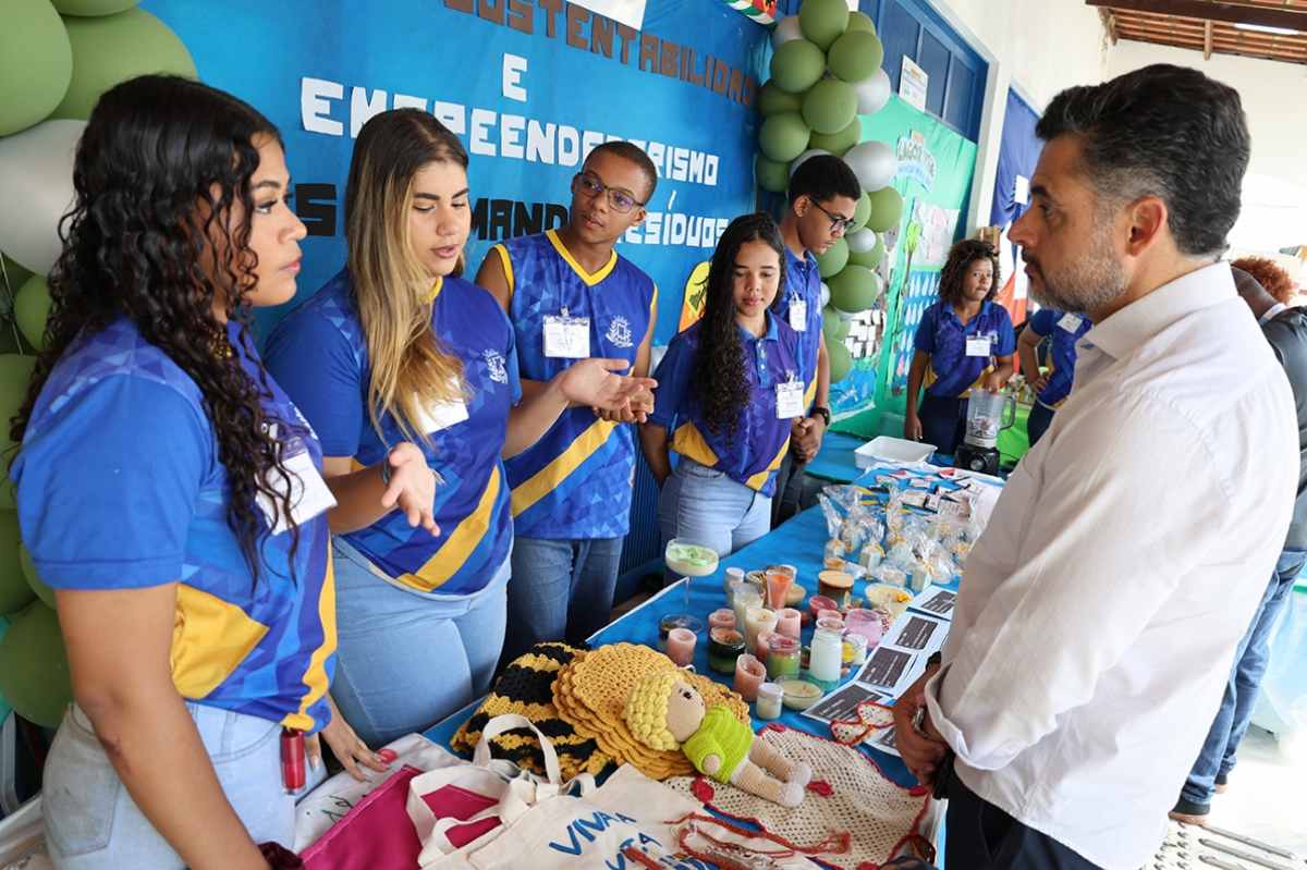 Feira reúne 67 projetos de estudantes em mostra científica da rede municipal