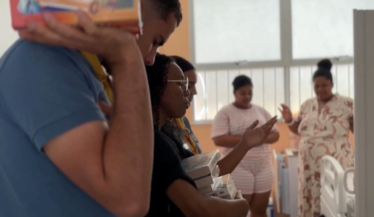 Projeto entrega mais de 300 livros para crianças internadas em hospital de Feira de Santana