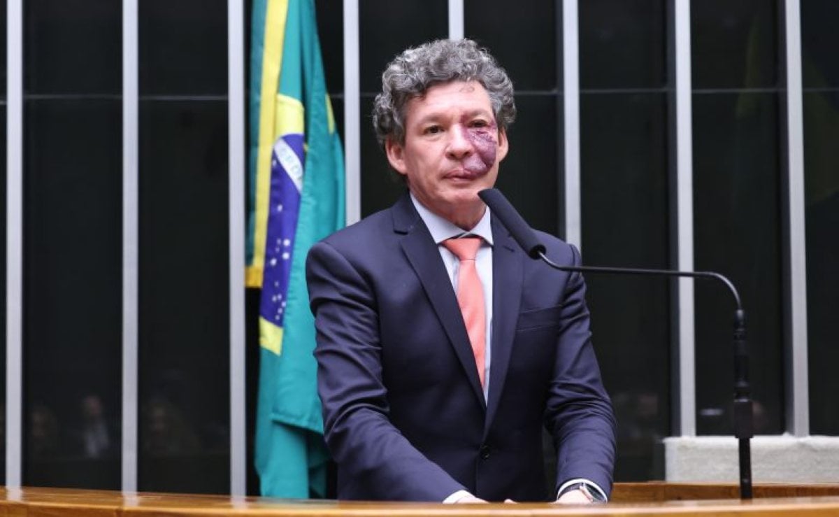 Câmara aprova fim da ‘taxa das blusinhas’ em compras de até US$ 50; texto segue ao Senado