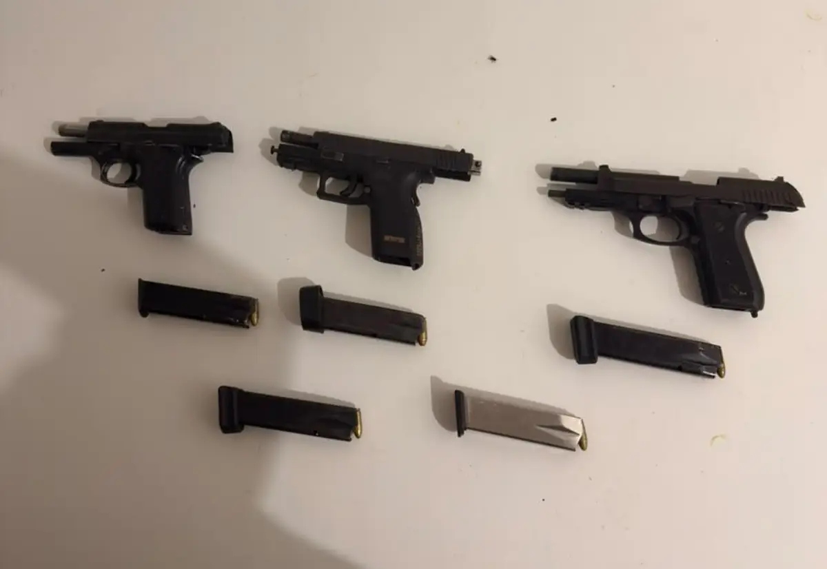 Três integrantes de facção são baleados após confronto com a polícia; grupo exibia armas nas redes sociais