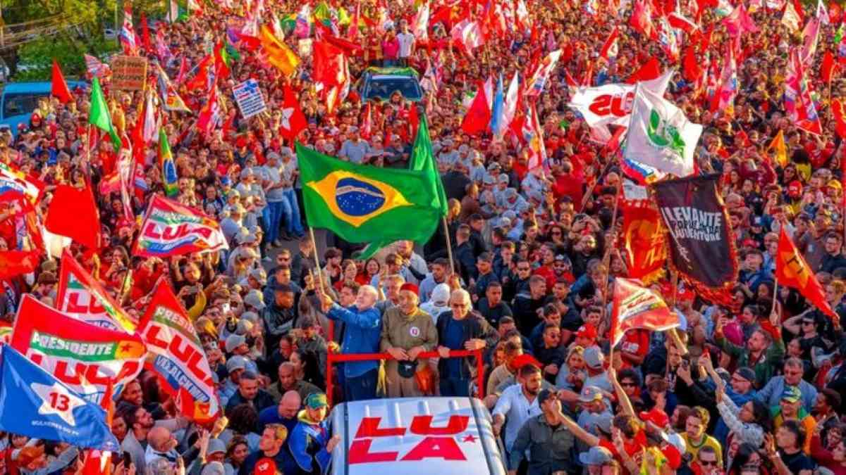 Porto Alegre (RS), 19/10/2026 - Candidato Lula participa de ato de campanha