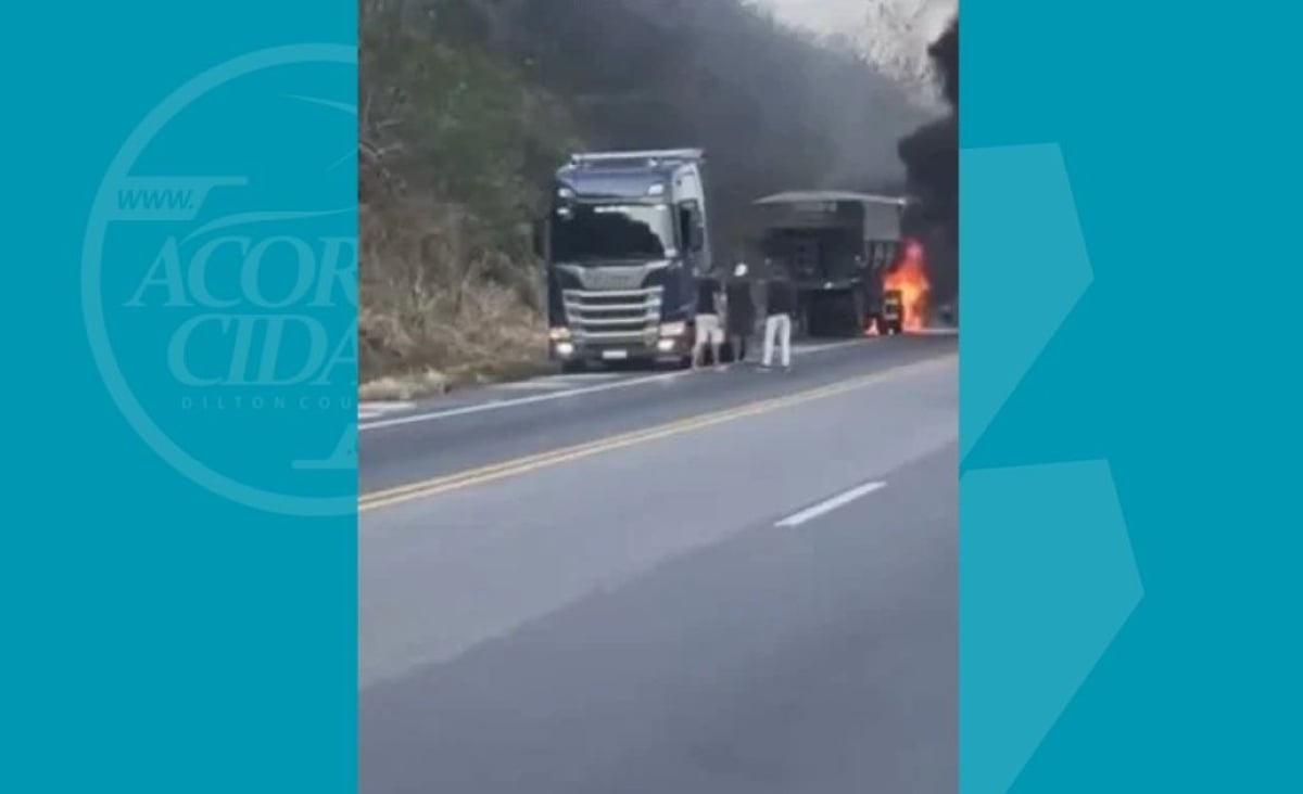 Carreta pega fogo na BR 101, região da Pedra do Cavalo
