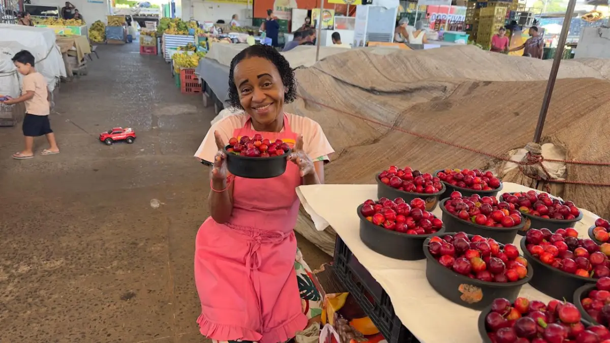 Feriado esvazia movimento no Centro de Abastecimento de Feira; veja preços das frutas