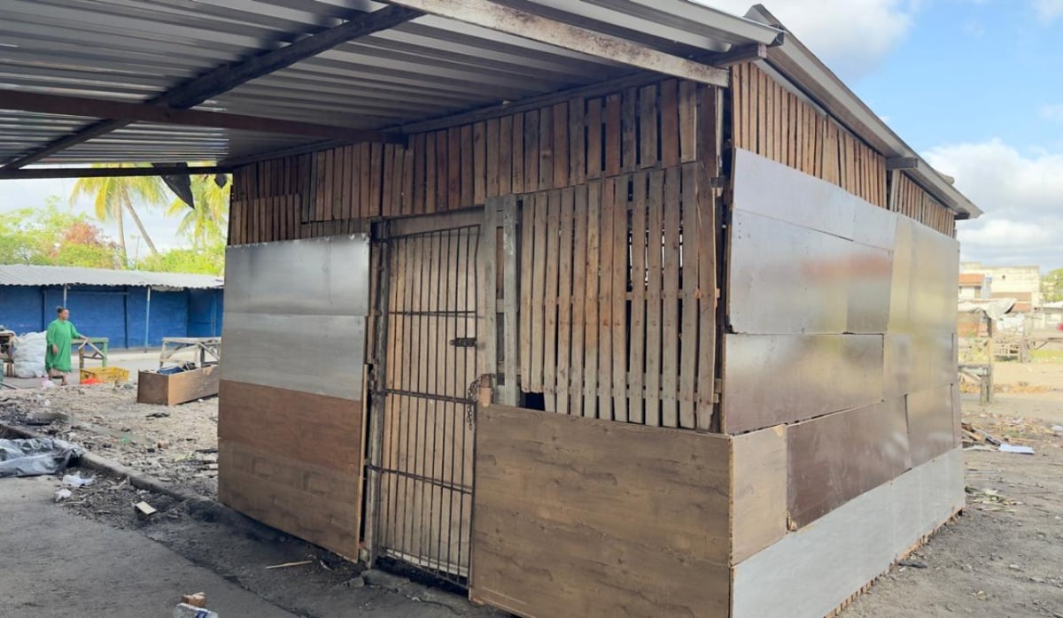 Com vaquinha, feirenses ajudam comerciante a reconstruir barraca destruída por fogo