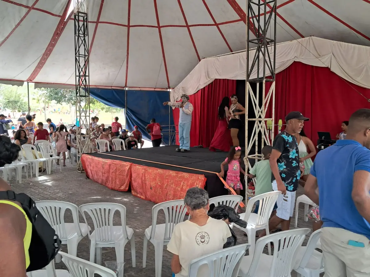 vPula-pula, circo e muita alegria: Brinca Feira reúne famílias em parques de Feira de Santana